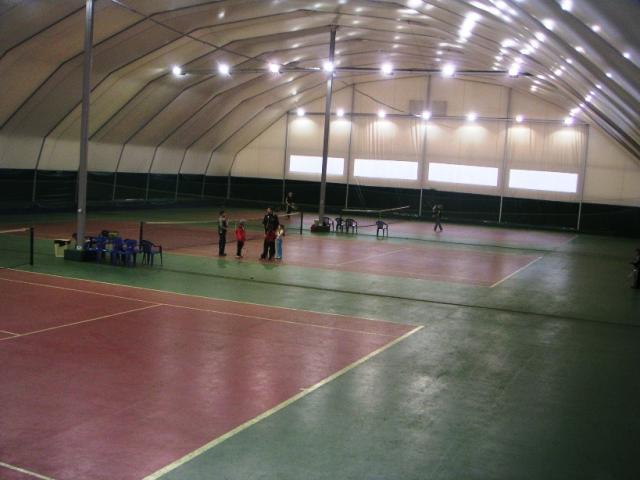 Описание мест, где можно поиграть в теннис в Адмиралтейском районе Санкт-Петербурга