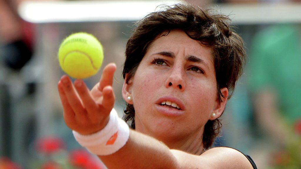 Карла Суарес-Наварро - профессиональная теннисистка из Испании, завоевавшая пять трофеев WTA