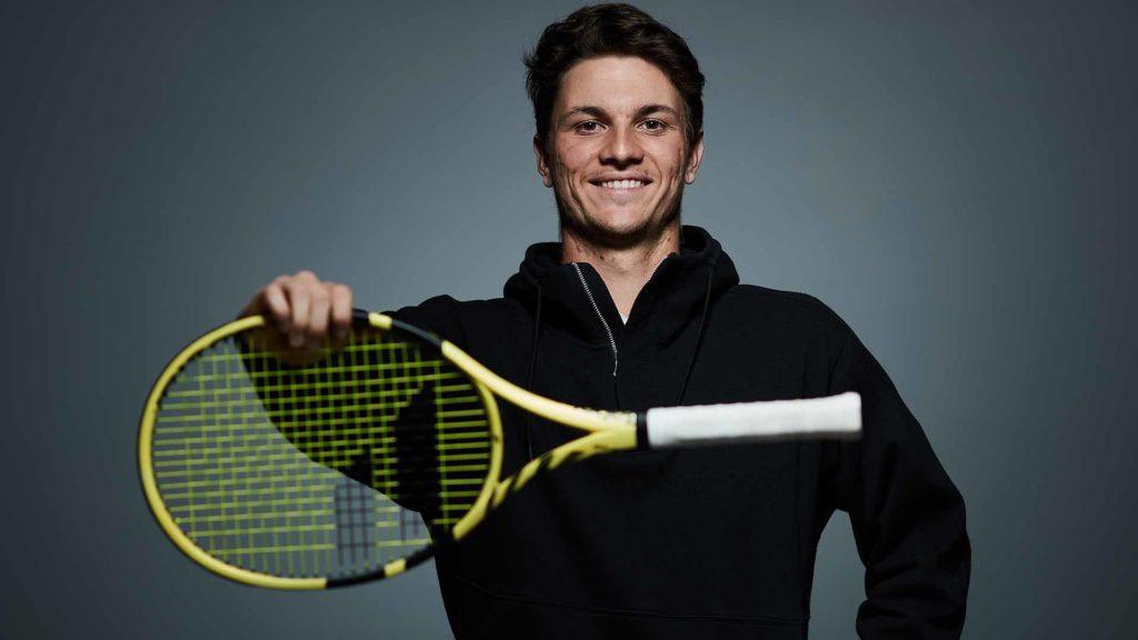 Миомир Кецманович (Miomir Kecmanovic) - профессиональный теннисист из Сербии, только начавший свой теннисный путь