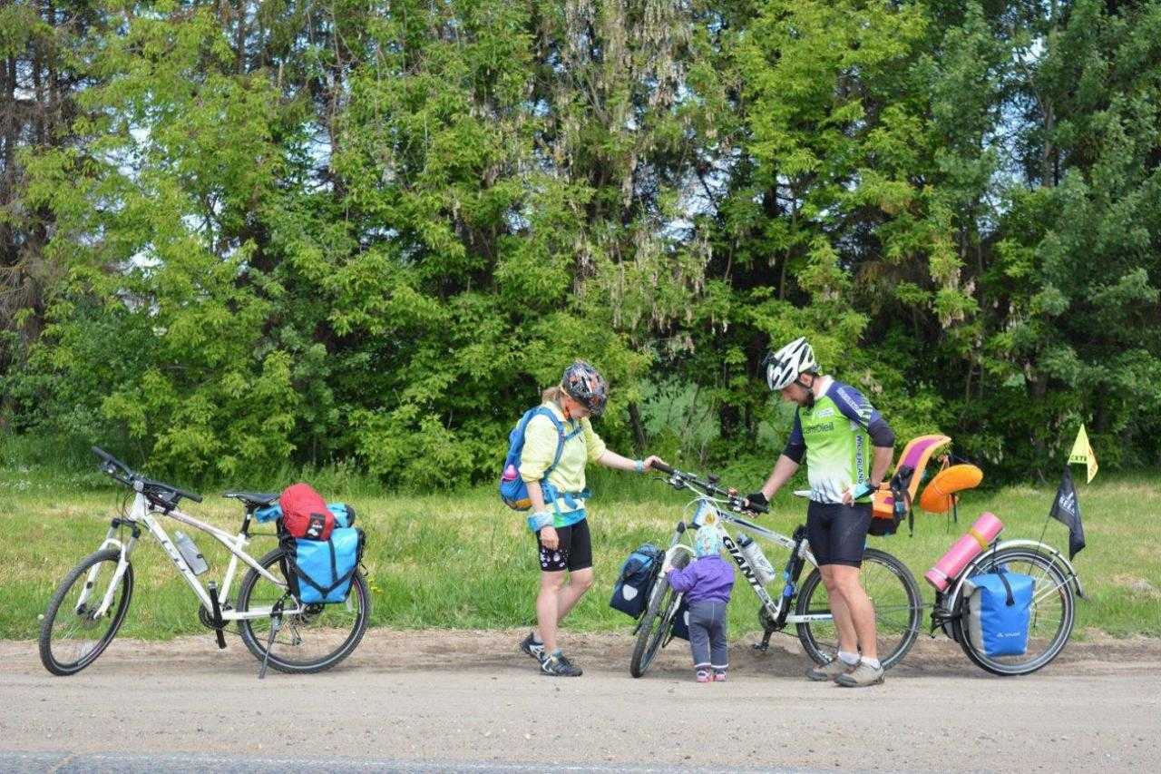 Велоспорт всей семьей с детьми