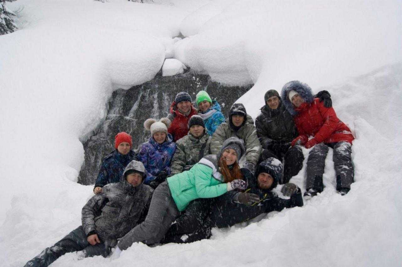 Зимние туристы в Сибири