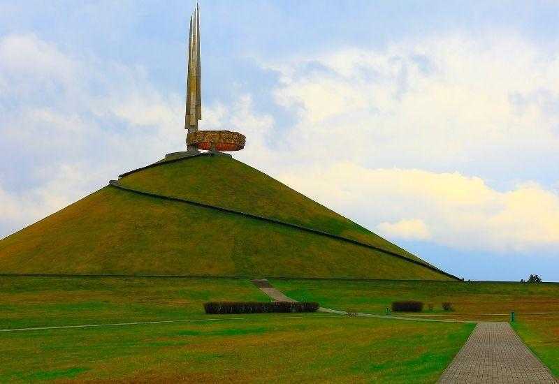 Памятник Славы Кургана в Минске