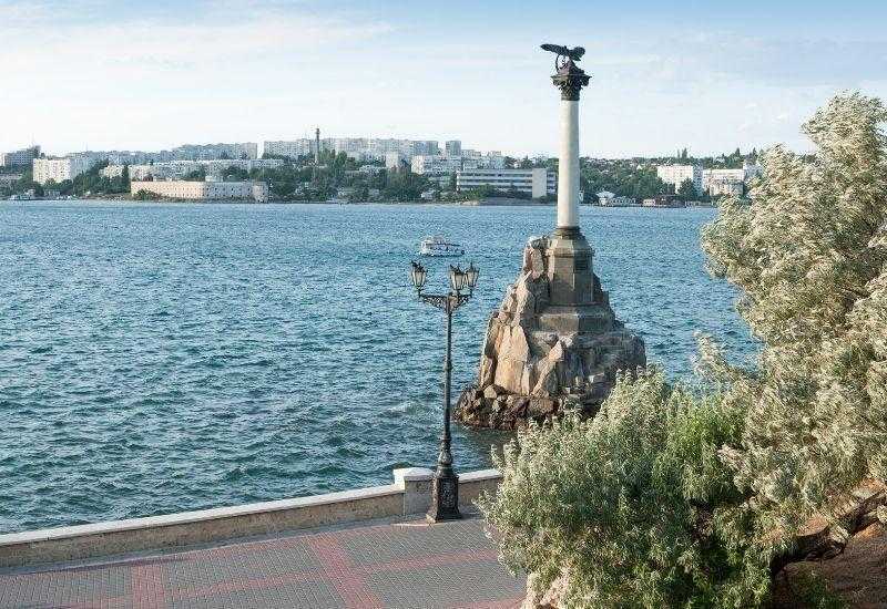 Памятник затопленным кораблям Севастополя Герб Севастополя