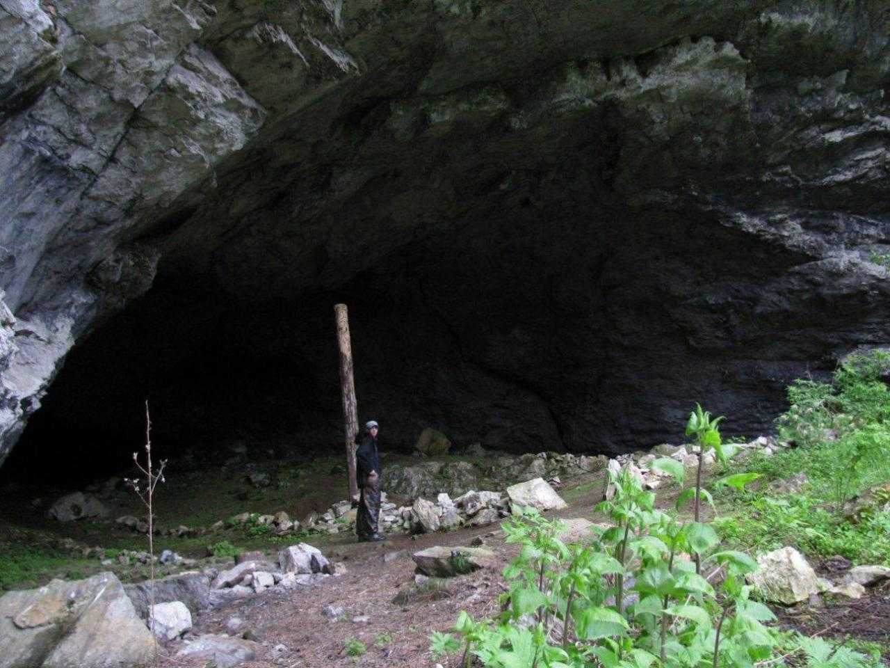 Пещера, где может жить Снеговик