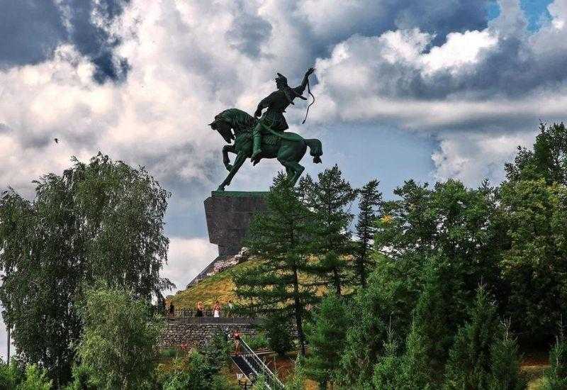 Памятник героям башкирского народа