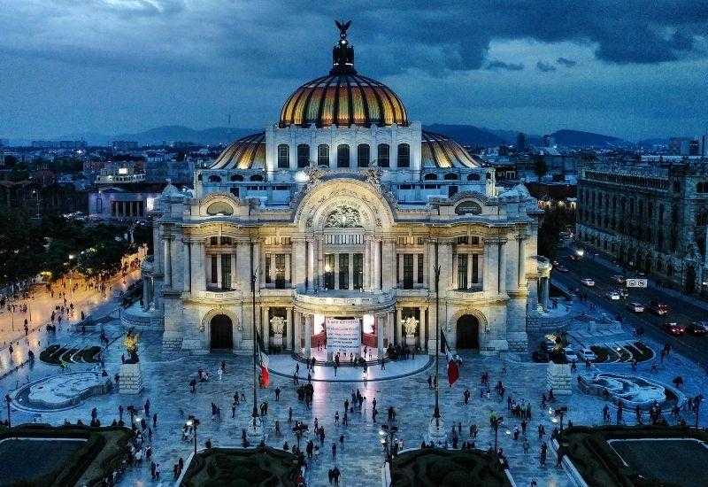 Оперный театр и музей Мехико
