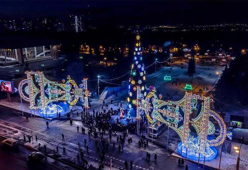 Площадь Ленина в Новый год УФА