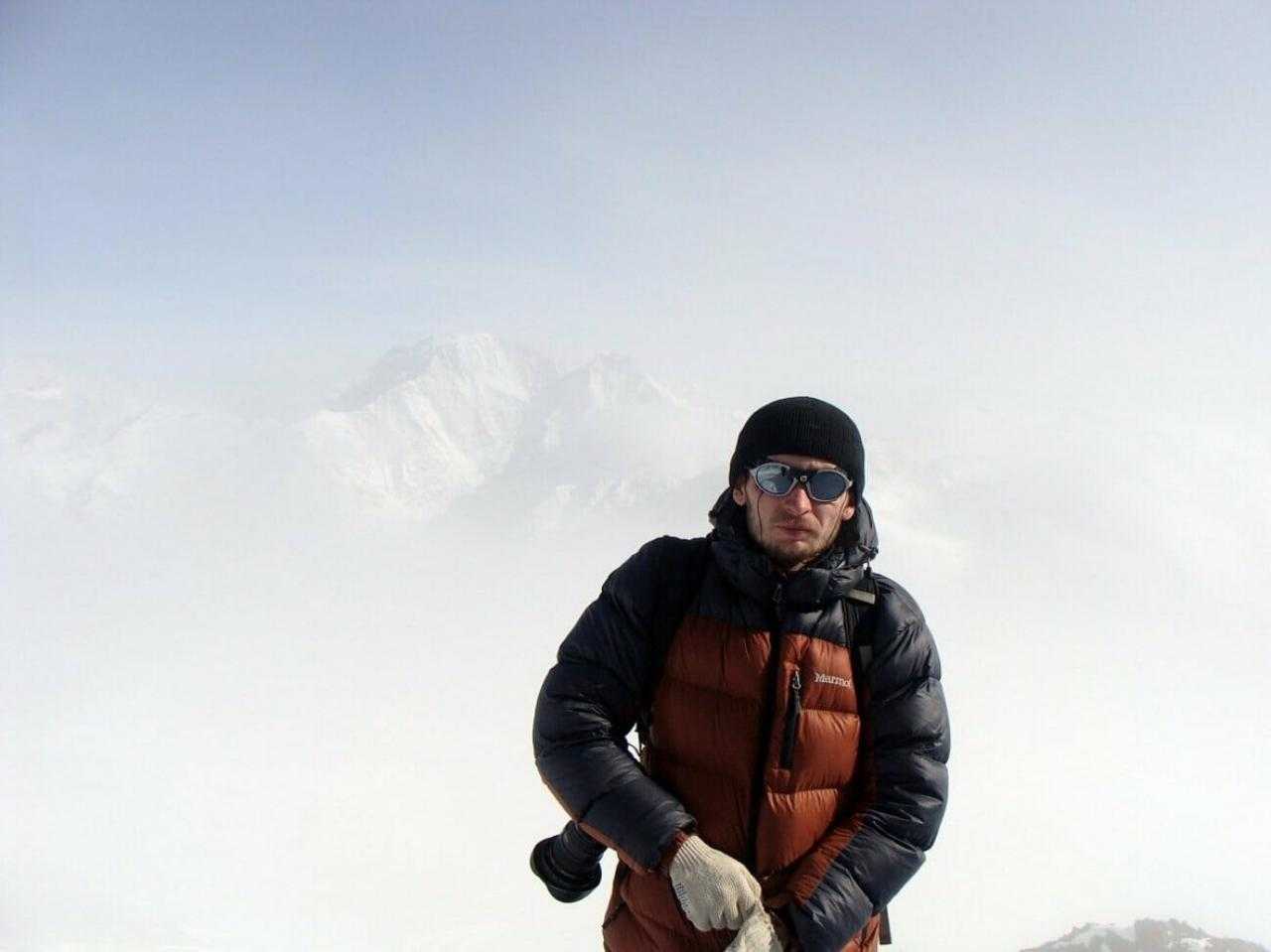 Александр Чазов снимает горы на фотоаппарат