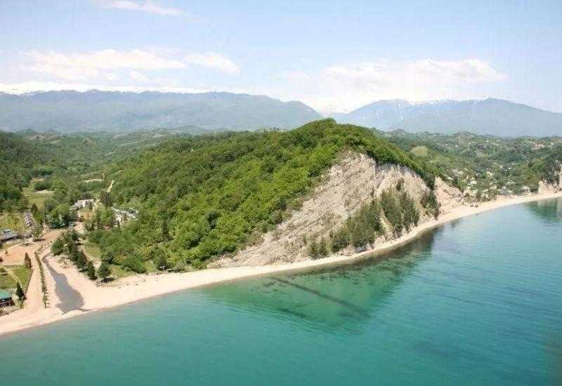 Пляж Золотая бухта Абхазия