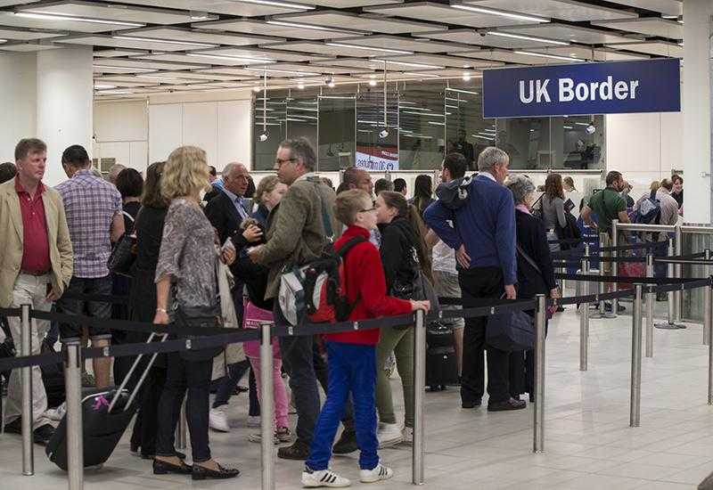 Аэропорт Лондона Политическое убежище в Великобритании