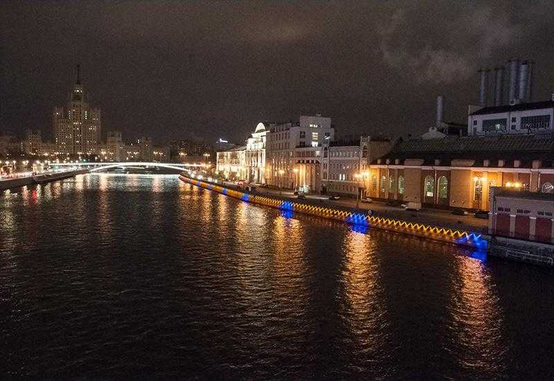 Набережная Франце, самое красивое место в ночной Москве