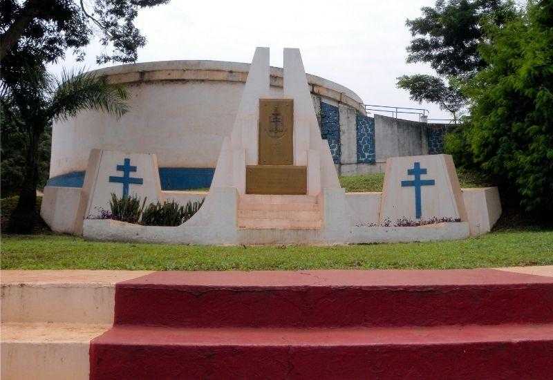 Французский колониальный военный мемориал, президент Мобуту, Банге