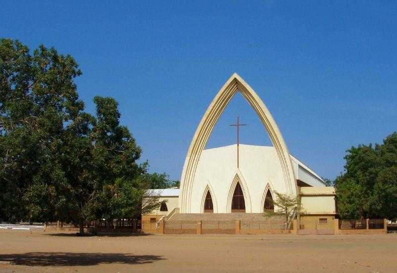 Ньямена, Чад: католический собор Нотр-Дам-де-ла-Пэ